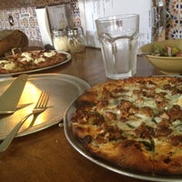 Снимок сделан в D&#39;Allesandro&#39;s Pizza пользователем Olivia 8/2/2012