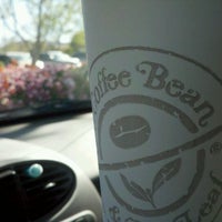 Photo prise au The Coffee Bean &amp;amp; Tea Leaf par Rhona W. le3/8/2012
