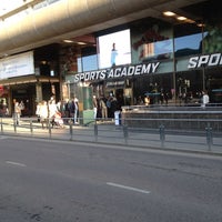 รูปภาพถ่ายที่ Sports Academy โดย Timo U. เมื่อ 5/8/2012