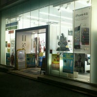 Photo taken at SoftBank by 初音航空隊 on 2/6/2012