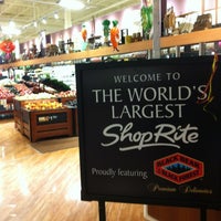 Foto scattata a ShopRite of Brodheadsville da Arlene C. il 9/1/2012