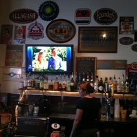 8/2/2012에 Justin G.님이 Justin&amp;#39;s Cafe에서 찍은 사진