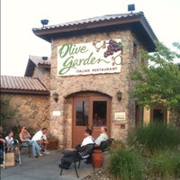 Photo taken at Olive Garden by Nicholas C. on 8/28/2012