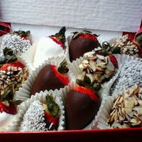 Photo taken at Edible Arrangements by Amy C. on 7/19/2012