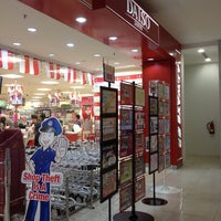 Photo taken at Daiso by Robert Wesley S. on 7/25/2012