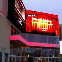 Foto tomada en UltraLuxe Anaheim Cinemas at GardenWalk  por George M. el 4/23/2012