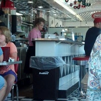 6/21/2012 tarihinde Shawna A.ziyaretçi tarafından Moe&#39;s Diner'de çekilen fotoğraf