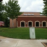 Photo taken at Home Run Inn Pizza by Rudy on 8/16/2012