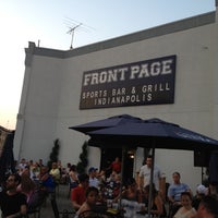 Foto tirada no(a) Front Page Sports Bar &amp; Grill por Ben R. em 7/5/2012
