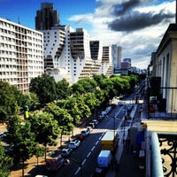 Photo taken at Avenue de Flandre by Andreia R. on 7/14/2012