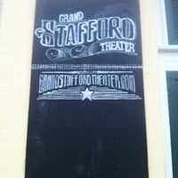 9/7/2012 tarihinde Dwight G.ziyaretçi tarafından Grand Stafford Theater'de çekilen fotoğraf