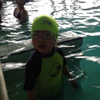 Das Foto wurde bei Swimjim Swimming Lessons von Fernando G. am 3/3/2012 aufgenommen