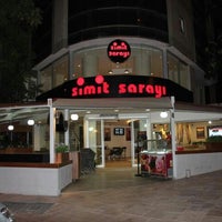 รูปภาพถ่ายที่ Simit Sarayı โดย Simit Sarayı Denizli เมื่อ 8/22/2012