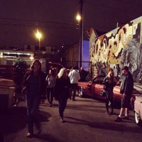 รูปภาพถ่ายที่ Oakland Art Murmur HQ โดย Zac W. เมื่อ 8/4/2012