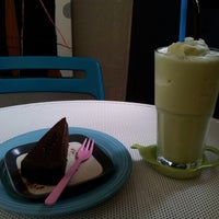 Photo taken at Anise Cafe&amp;#39; &amp;amp; Patisserie by Ling Y. on 8/28/2012