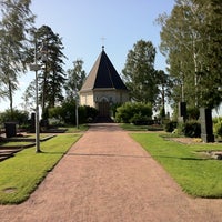 Photo taken at Kulosaaren hautausmaa by smILE on 7/10/2012