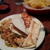 รูปภาพถ่ายที่ El Rodeo Mexican Restaurant โดย James M. เมื่อ 5/13/2012