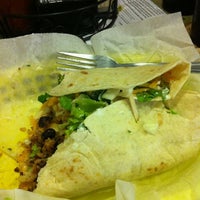 Foto scattata a Jimmy&amp;#39;s Tacos da Alyssa il 5/17/2012