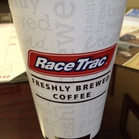 Снимок сделан в RaceTrac пользователем Jonathan J. 2/10/2012