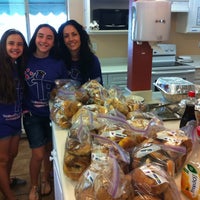 Photo taken at Lox Stock &amp;amp; Bagel by THE PURPLE SOCIETY on 5/19/2012