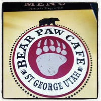 Photo prise au Bear Paw Cafe par Greg D. le9/3/2012
