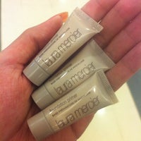Photo taken at Laura Mercier by Tungmay™😺 on 2/21/2012