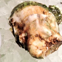 Das Foto wurde bei Fresh Catch Restaurant and Sushi Bar von asianbama am 7/26/2012 aufgenommen