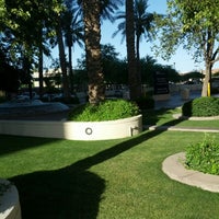 6/15/2012 tarihinde Michael H.ziyaretçi tarafından DeVry University Mesa Center'de çekilen fotoğraf