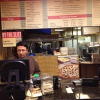 รูปภาพถ่ายที่ Angelico la Pizzeria โดย Greg R. เมื่อ 3/10/2012