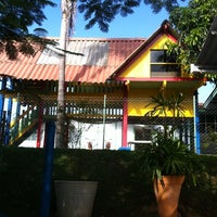 รูปภาพถ่ายที่ Escola Vila Alpha โดย Luiz Felipe d. เมื่อ 5/4/2012