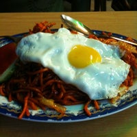Photo taken at Mufiz Restaurant by Yanie S. on 4/1/2012