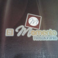 Снимок сделан в El Momento Restaurante пользователем Brenda V. 7/8/2012