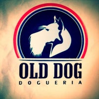 3/15/2012 tarihinde Guilherme K.ziyaretçi tarafından Old Dog Dogueria'de çekilen fotoğraf
