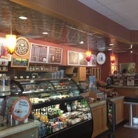 Photo taken at The Coffee Bean &amp;amp; Tea Leaf by Kinsey V. on 6/19/2012