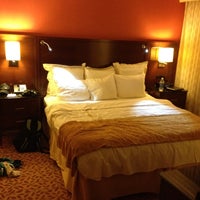รูปภาพถ่ายที่ Towson University Marriott Conference Hotel โดย Jessica M. เมื่อ 5/16/2012