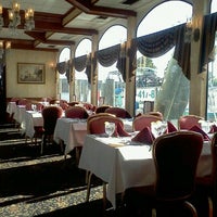 Снимок сделан в StarLite Sapphire Dining Yacht пользователем Wendy L. 6/27/2012