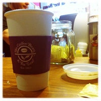 Photo taken at The Coffee Bean &amp;amp; Tea Leaf by Edgar C. on 6/14/2012