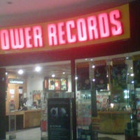 Photo taken at Tower Records by Pepe Y. on 7/13/2012