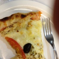 Foto diambil di Disk Pizza Paulista oleh Priscila P. pada 4/9/2012