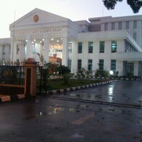 Photo taken at Pengadilan Negeri Jakarta Timur by Deddy H. on 2/10/2012