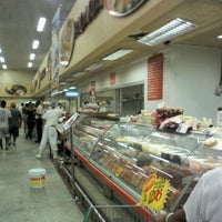 Photo taken at Supermarket by Thamyris C. on 3/22/2012