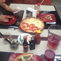 5/11/2012에 Monyk S.님이 Gimmo&amp;#39;s Pizza alla legna에서 찍은 사진