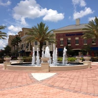 Foto tirada no(a) Lakeside Village Shopping Center por Allyson H. em 6/11/2012
