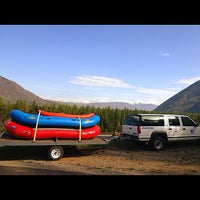 รูปภาพถ่ายที่ Glacier Raft Company โดย Glacier R. เมื่อ 5/9/2012
