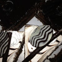 8/6/2012 tarihinde Lavanyaziyaretçi tarafından The Chocolate Room'de çekilen fotoğraf