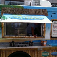 Das Foto wurde bei Surfside Food Truck von Jim P. am 7/27/2012 aufgenommen