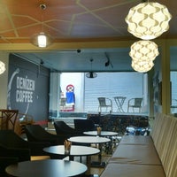 Foto tirada no(a) Denizen Coffee por Fabio G. em 5/27/2012