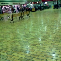Das Foto wurde bei Galleria Shopping Centre von Ashlee D. am 4/27/2012 aufgenommen