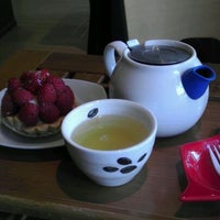 Снимок сделан в Zen Tara Tea пользователем Lyle I. 3/17/2012