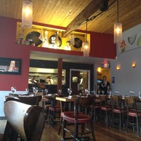 3/11/2012 tarihinde Lo L.ziyaretçi tarafından Barlata Tapas Bar'de çekilen fotoğraf